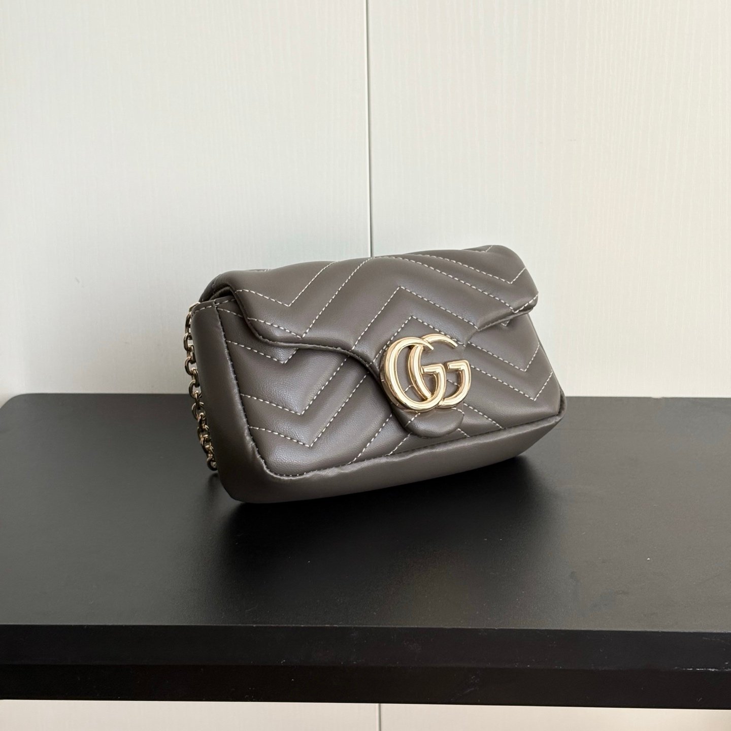 GG Marmont Mini Shoulder Bag. - Image 5