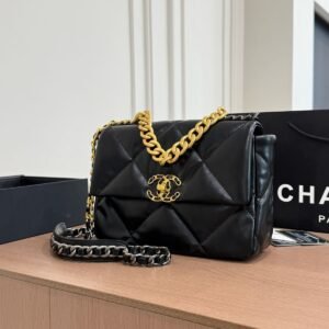 Quilted Chain Shoulder Bag