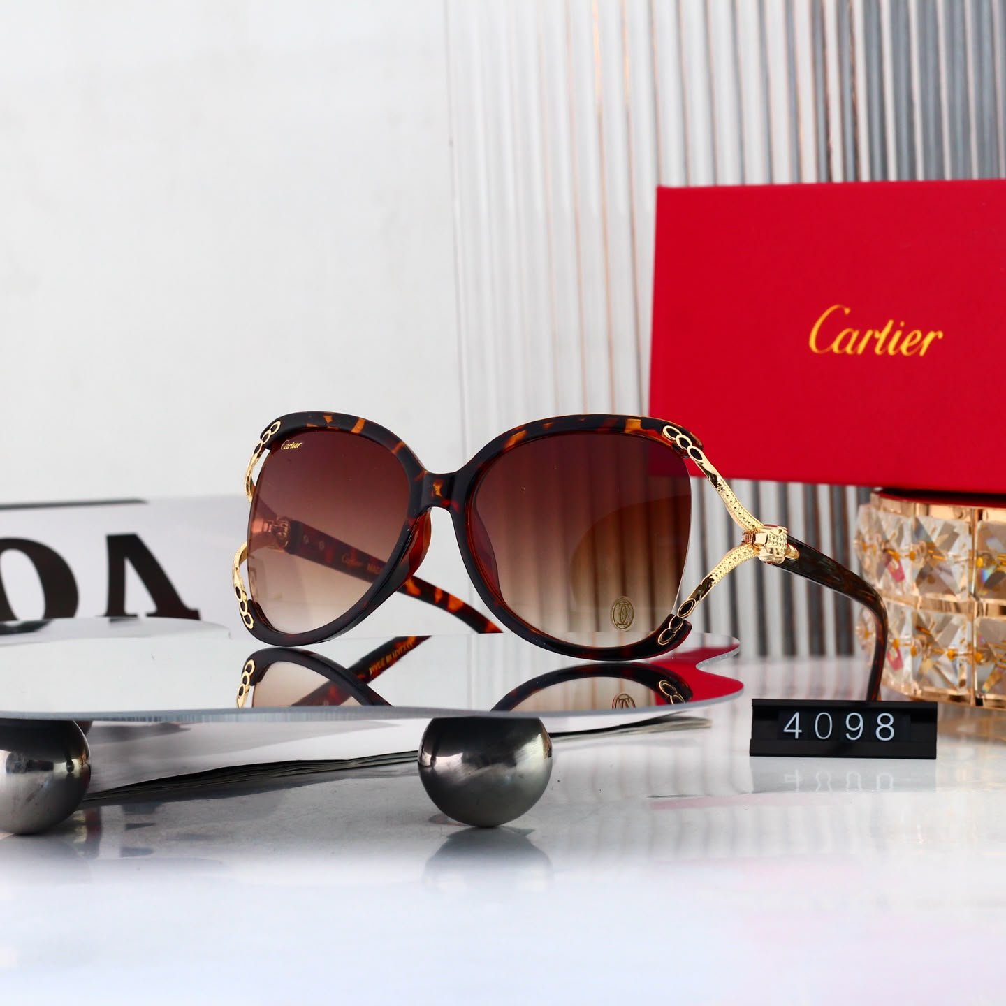 Cartier Panthère Oversized Sunglasses - Image 9