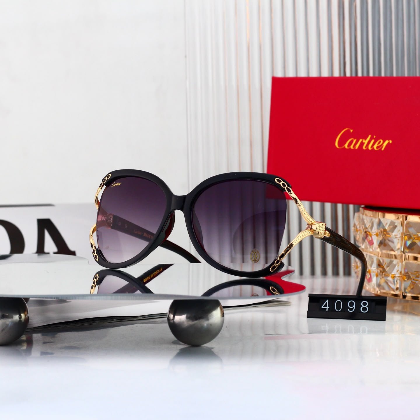 Cartier Panthère Oversized Sunglasses - Image 6