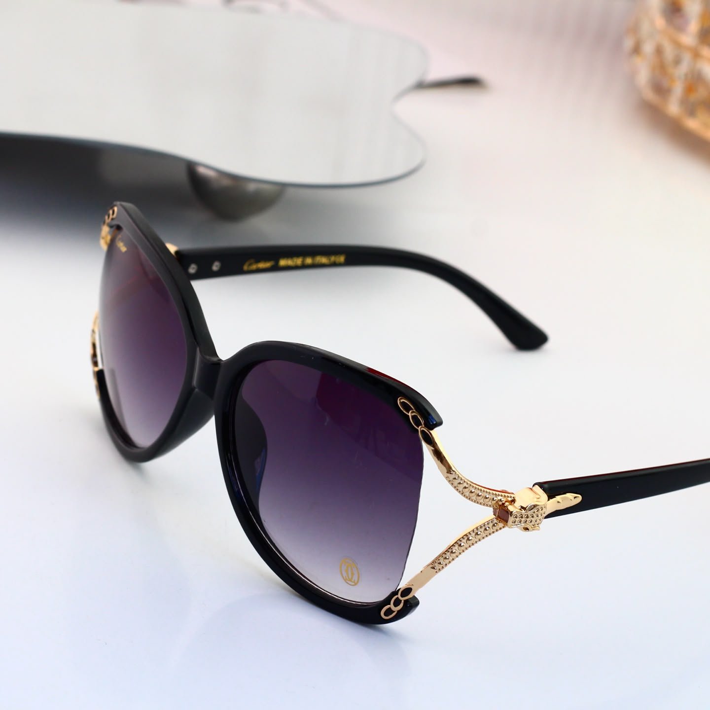 Cartier Panthère Oversized Sunglasses - Image 4